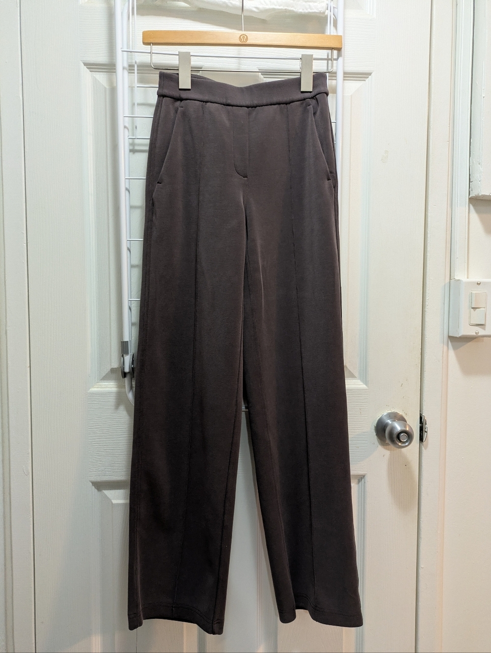 Lululemon Softstreme Pintuck Mid-Rise Pant 30"